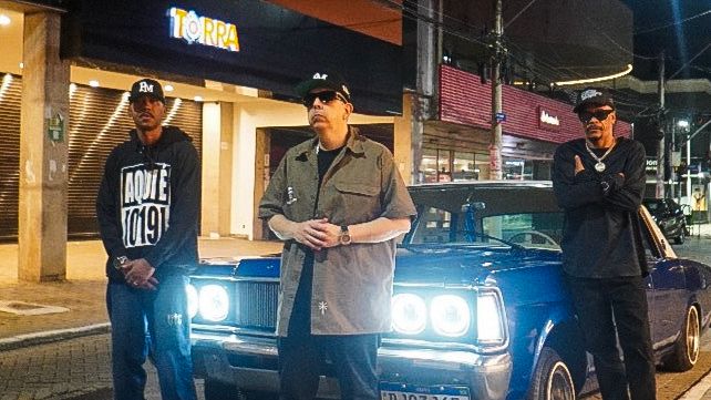 Poetas Modernos retornam após 11 anos com o single “AZIDEIAÉPOKA”, pela Trindade Records