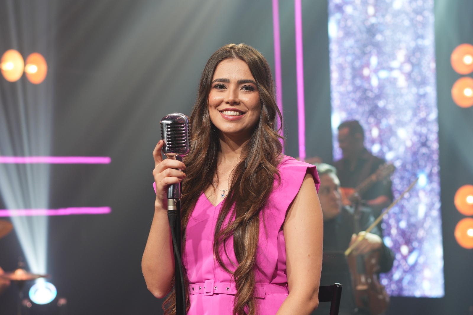 Tamy Klaus lança a canção “Dependo do Teu Amor” pela Louvor Eterno