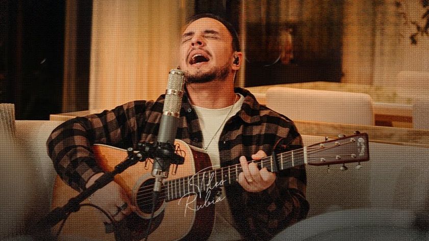 Theo Rubia lança “Um Novo Dia”: Um louvor de gratidão, esperança e renovação