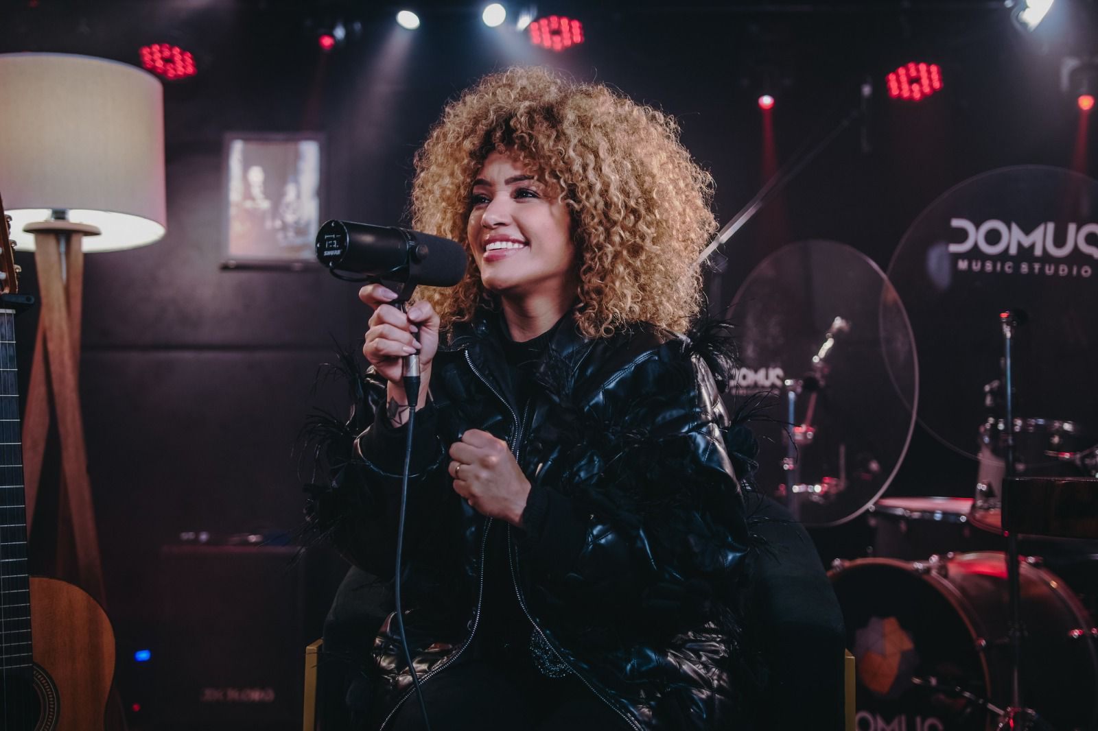 Leidy Murilho apresenta seu novo single e clipe de “Me Ajude A Melhorar”, uma releitura do cantor Eli Soares