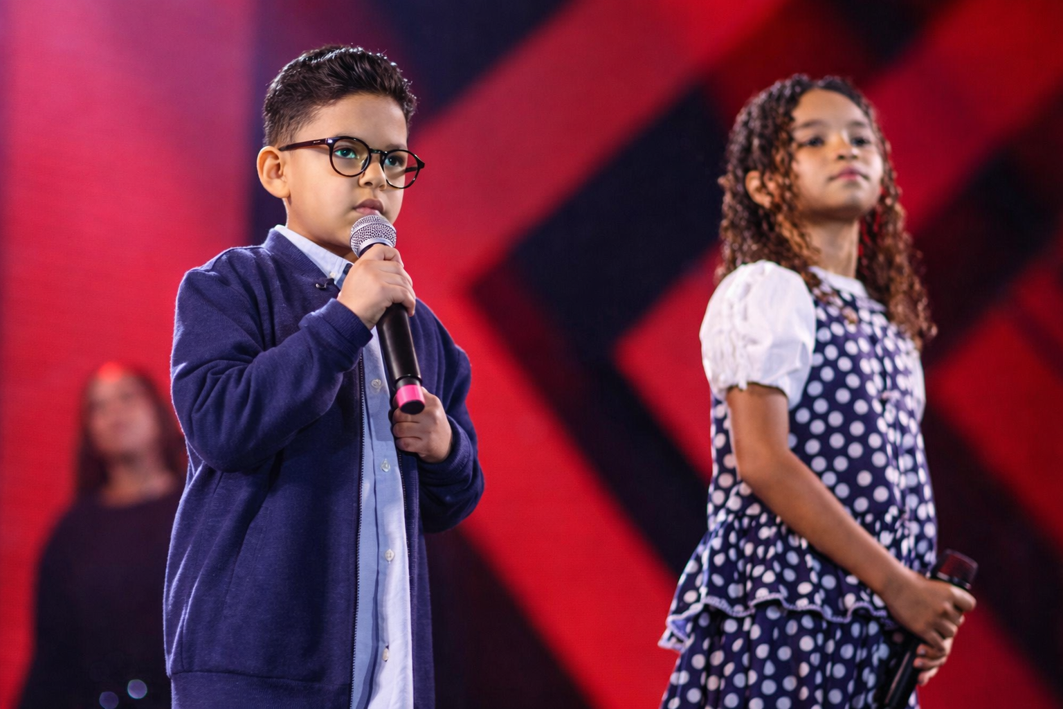 Os cantores Moisés Andrade e Maria Pita. Foto: Divulgação.